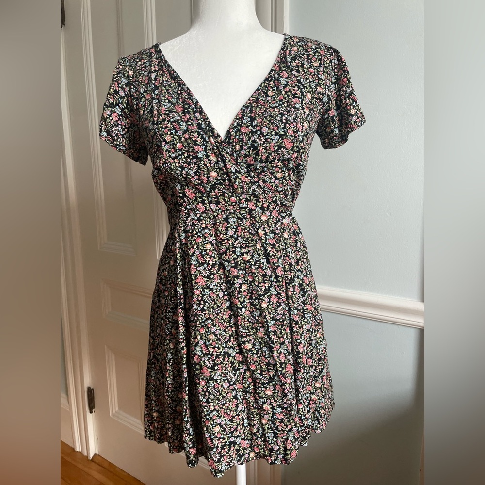 Abercrombie & Fitch Floral Wrap Dress